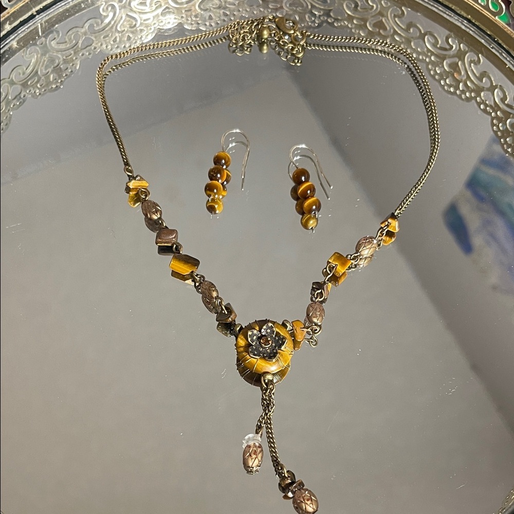 Avon Tiger‘s Eye Necklace and Earring Set